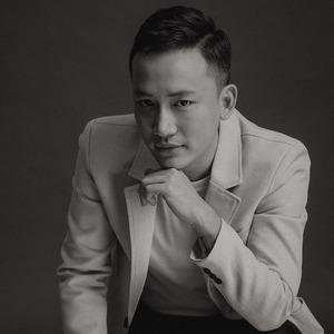 Hoàng Tiến Giao